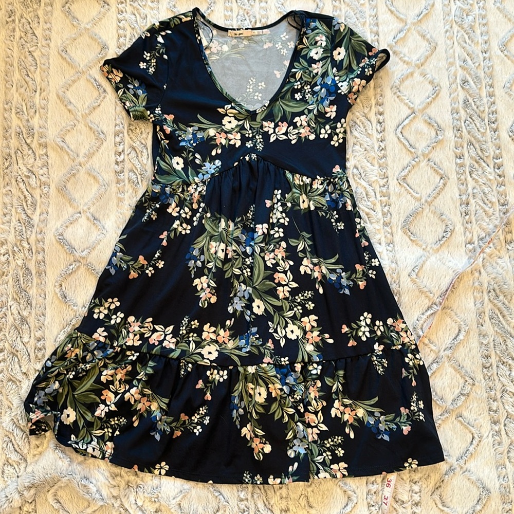 Miami brand floral dress. Size xs. Black background
